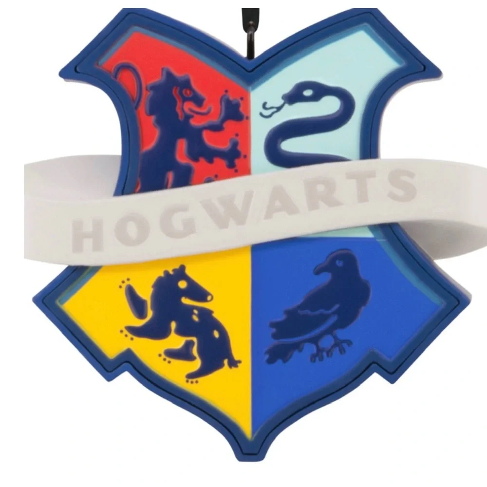 Hallmark Harry Potter “Hogwarts Crest” Christmas Ornament (NWT)